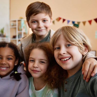 Niños seguros, corazones tranquilos: Estrategias para fortalecer su autoestima y prevenir riesgos.